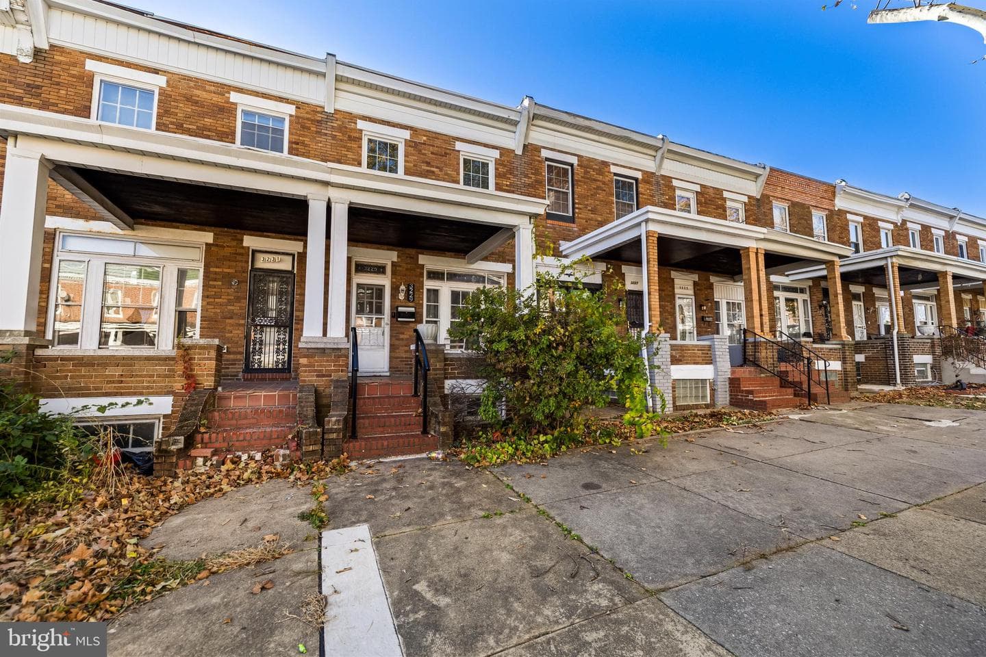 3229 Dudley Avenue photo 2