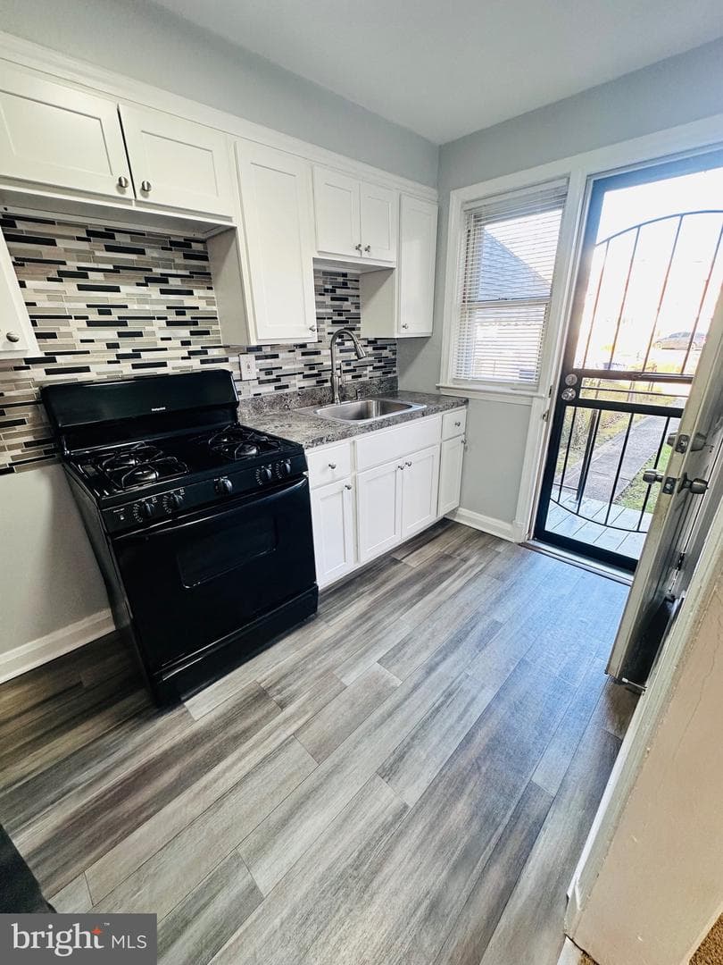 4728 Chatford Avenue photo 9