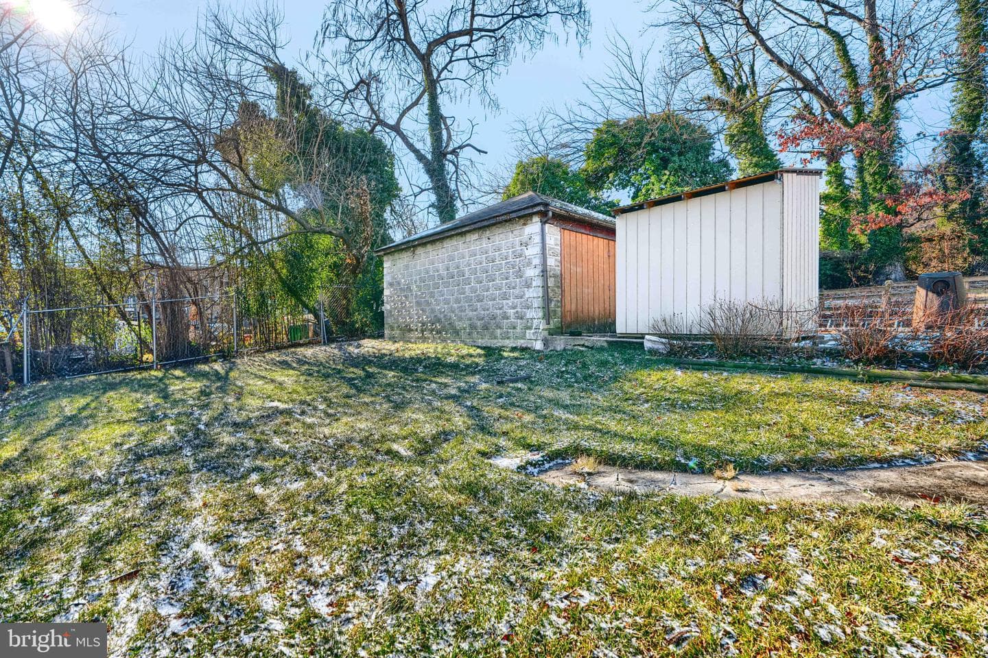 523 Rossiter Avenue photo 60