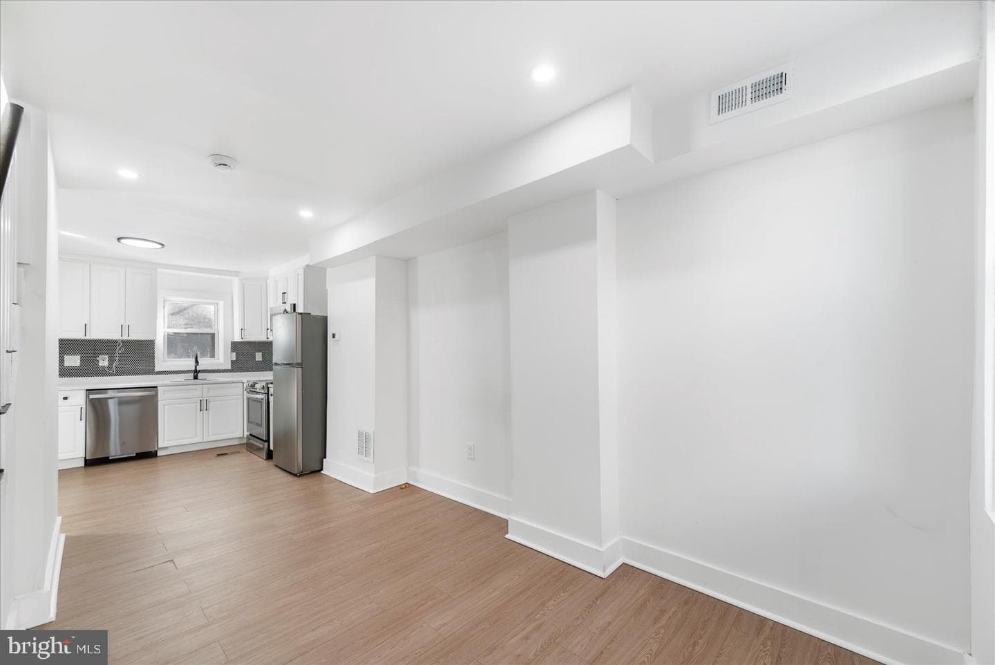 847 Reinhart Street photo 7