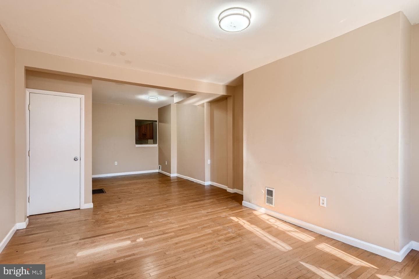 1022 W Lombard Street photo 3
