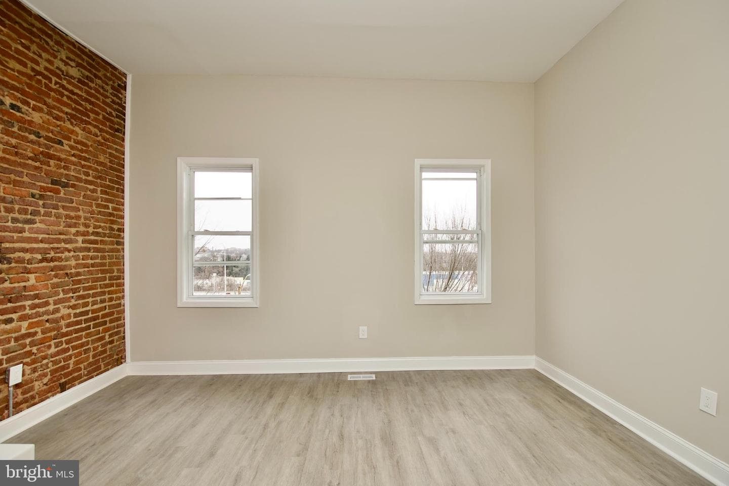2208 Mount Royal Terrace photo 22