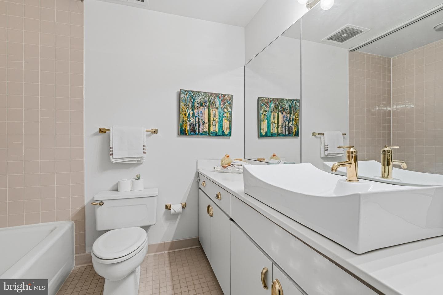 10 E Lee Street #2008 photo 17