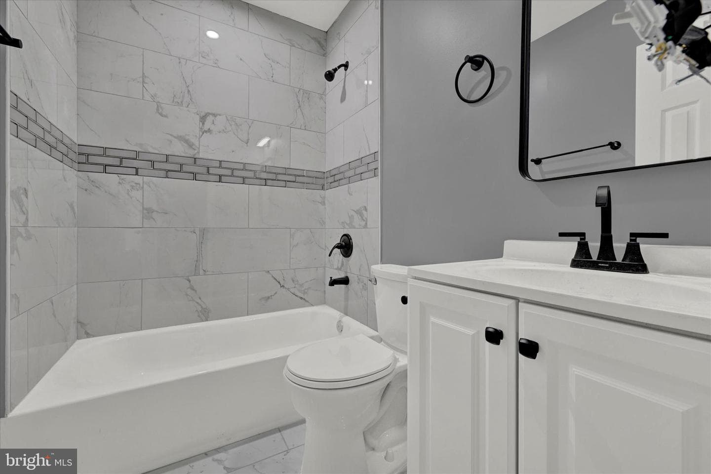 2559 Garrett Avenue photo 11