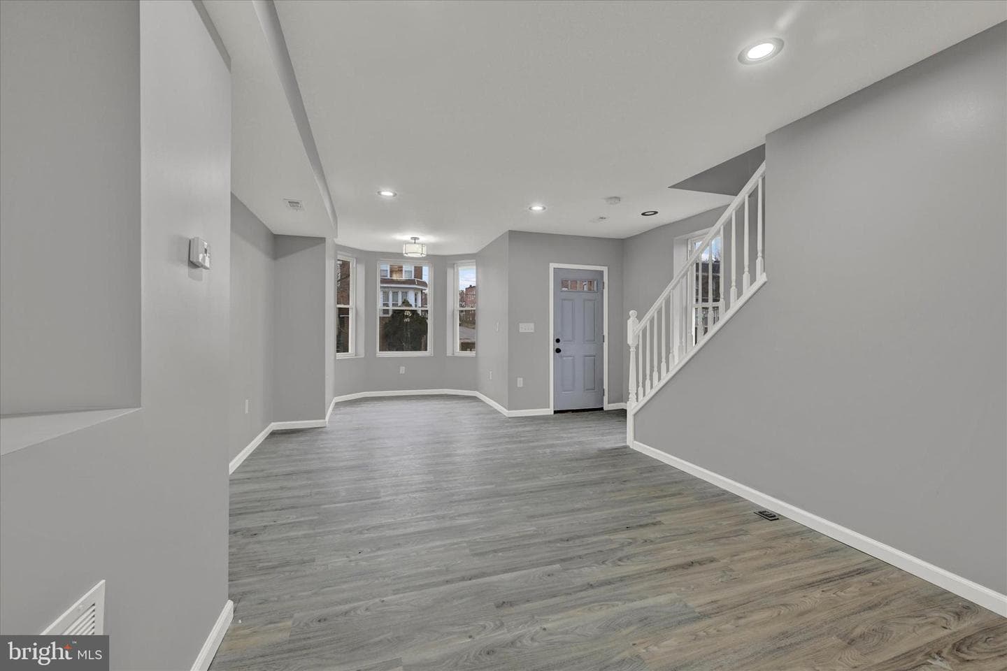 2559 Garrett Avenue photo 8