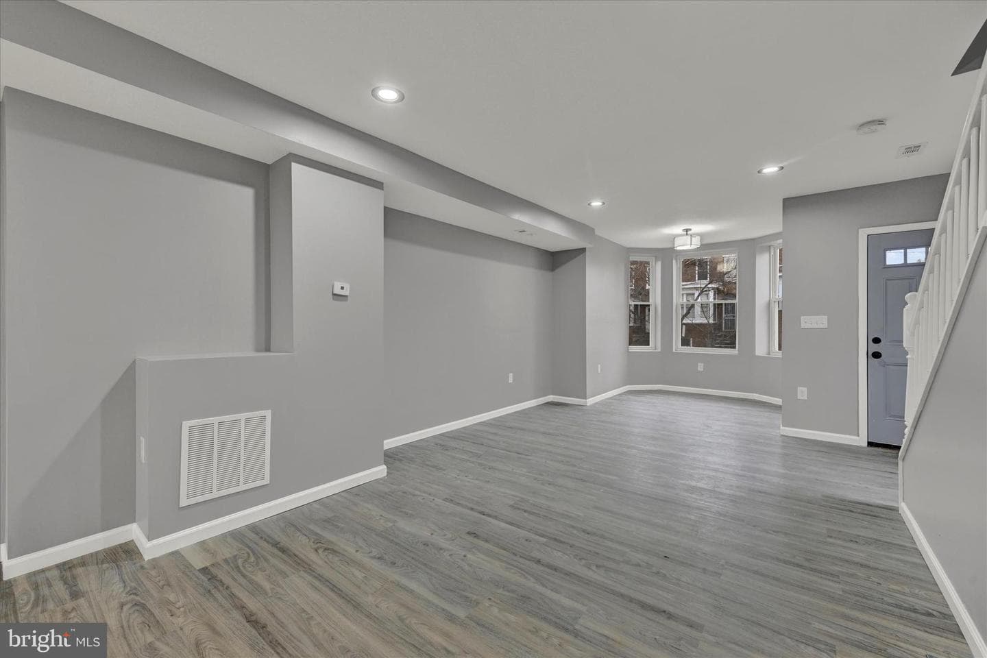 2559 Garrett Avenue photo 9