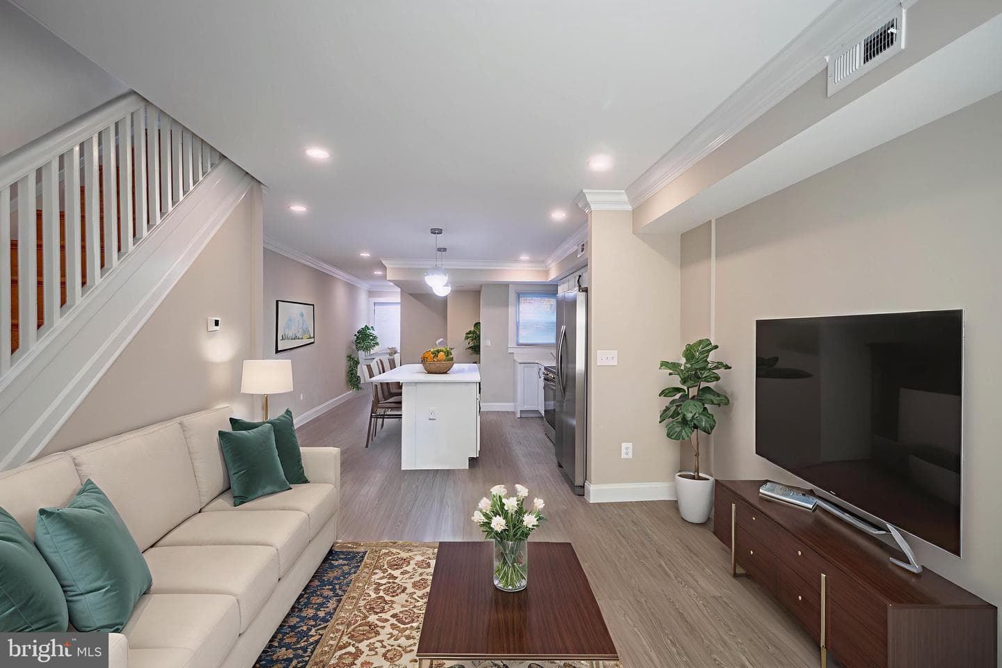 2846 Lake Avenue photo 6