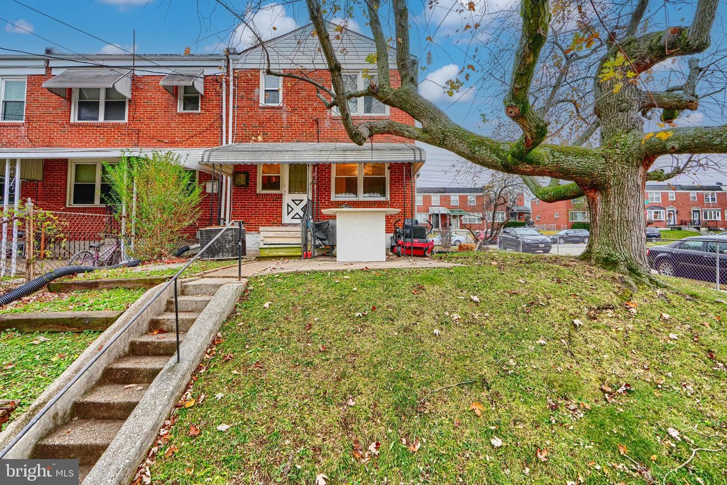 5552 Whitby Road photo 21