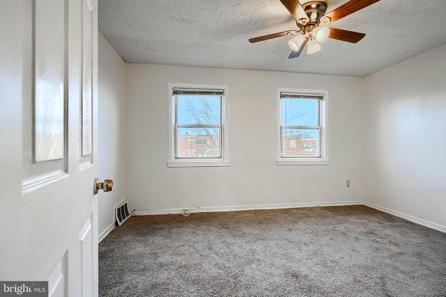 6302 Brown Avenue photo 10