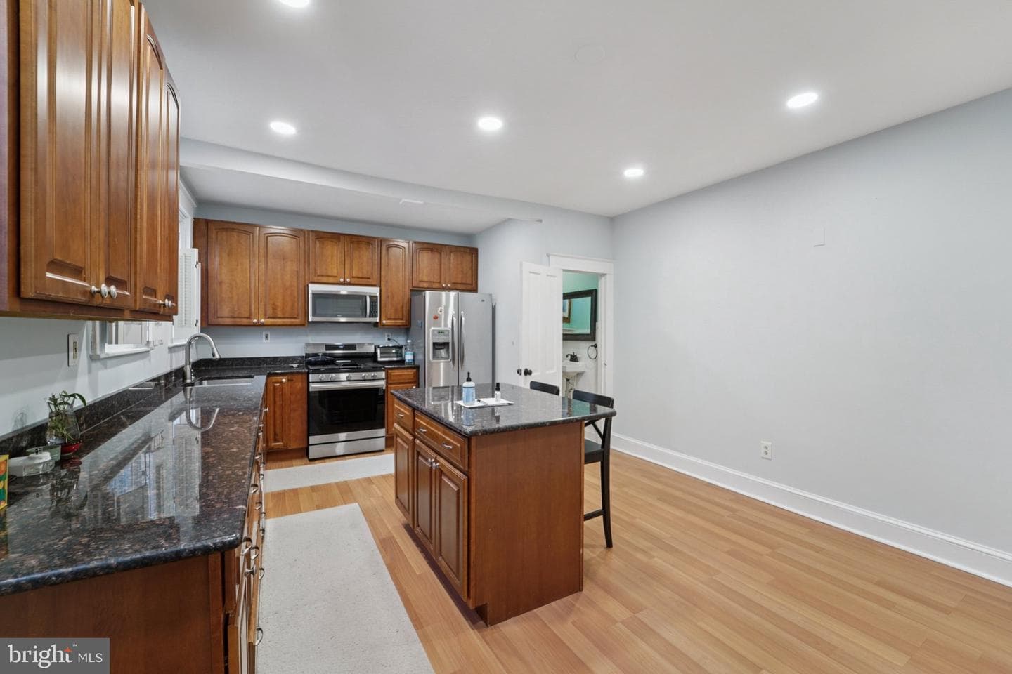 3929 Hudson Street photo 11