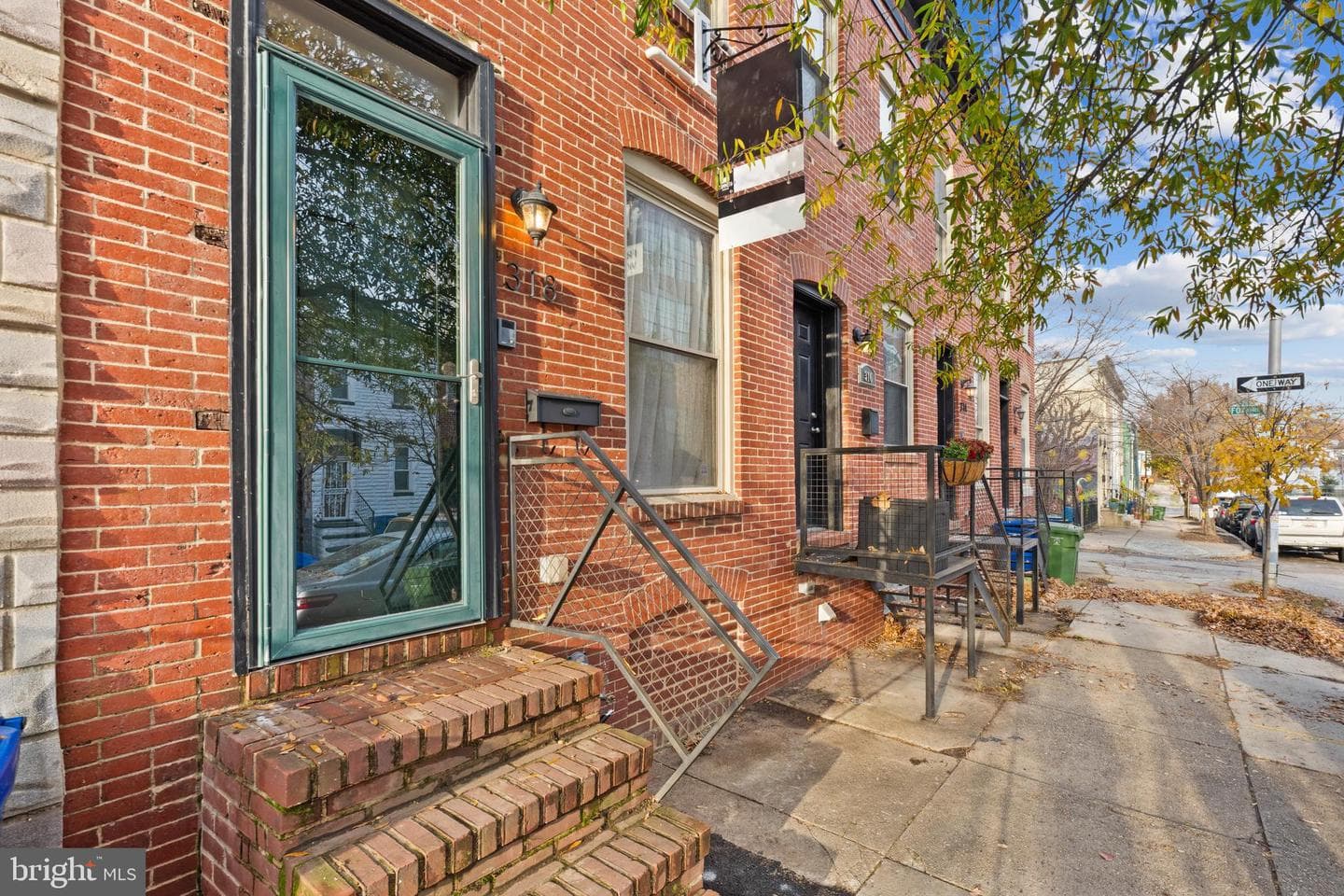 318 W 28th Street photo 2