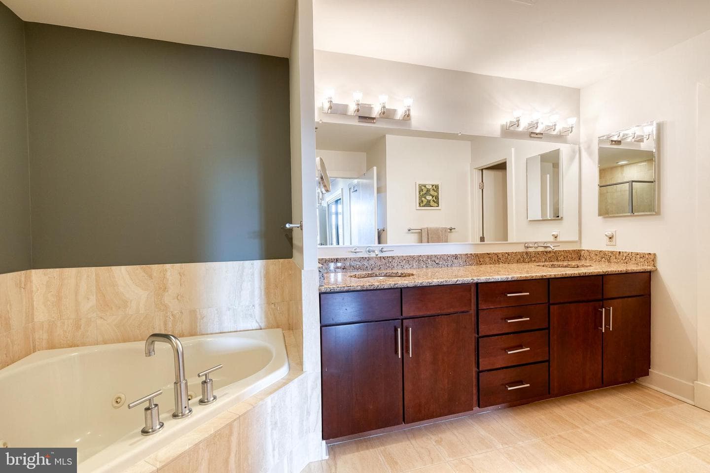 1400 Lancaster Street #305 photo 34