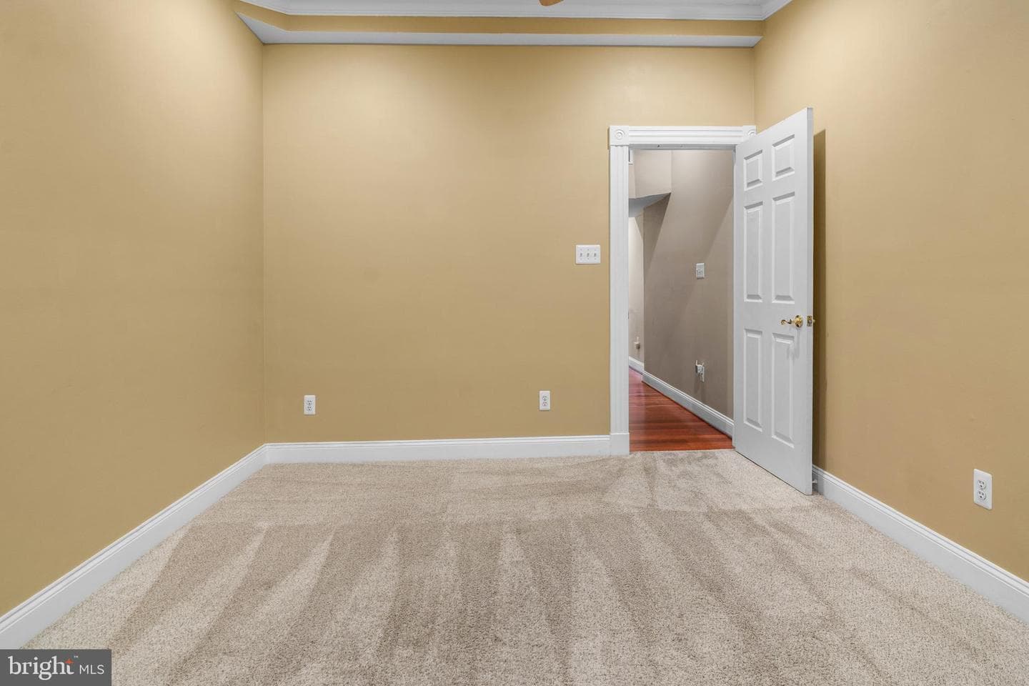 1535 S Hanover Street photo 31
