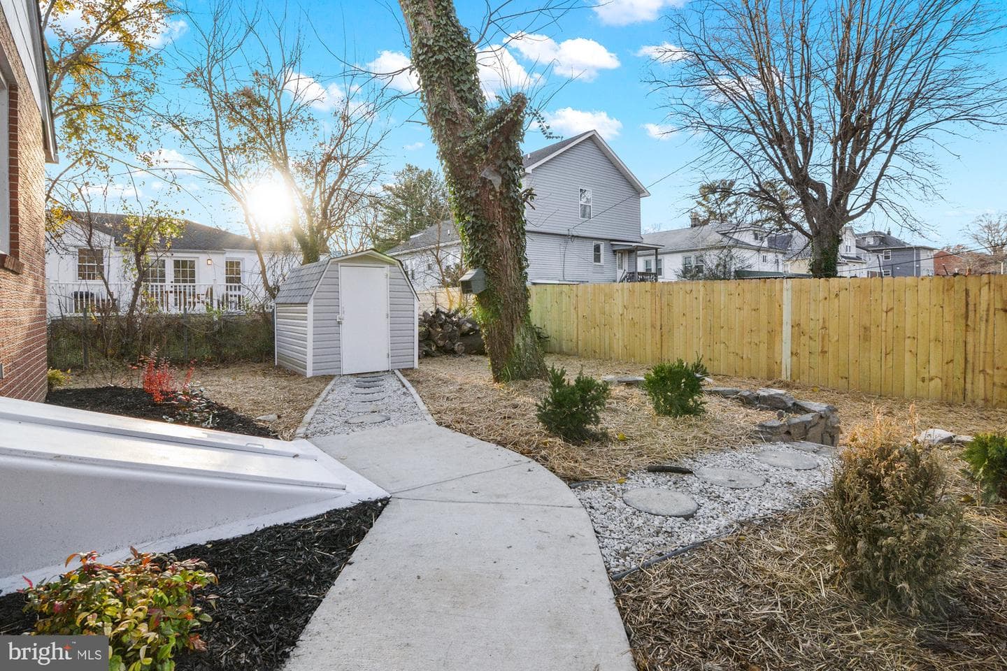 5900 Winthrope Avenue photo 36