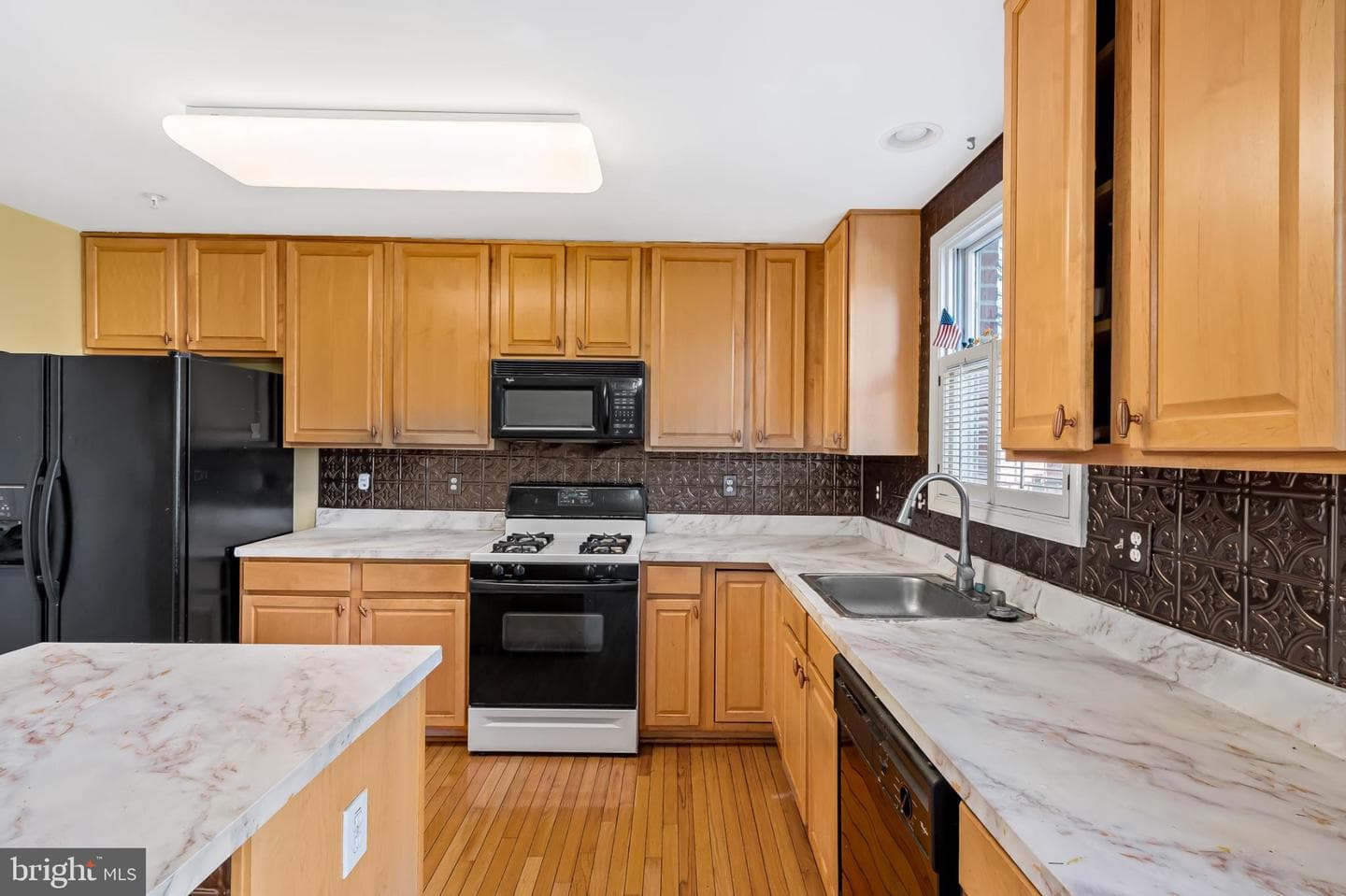 252 Robert Street photo 16