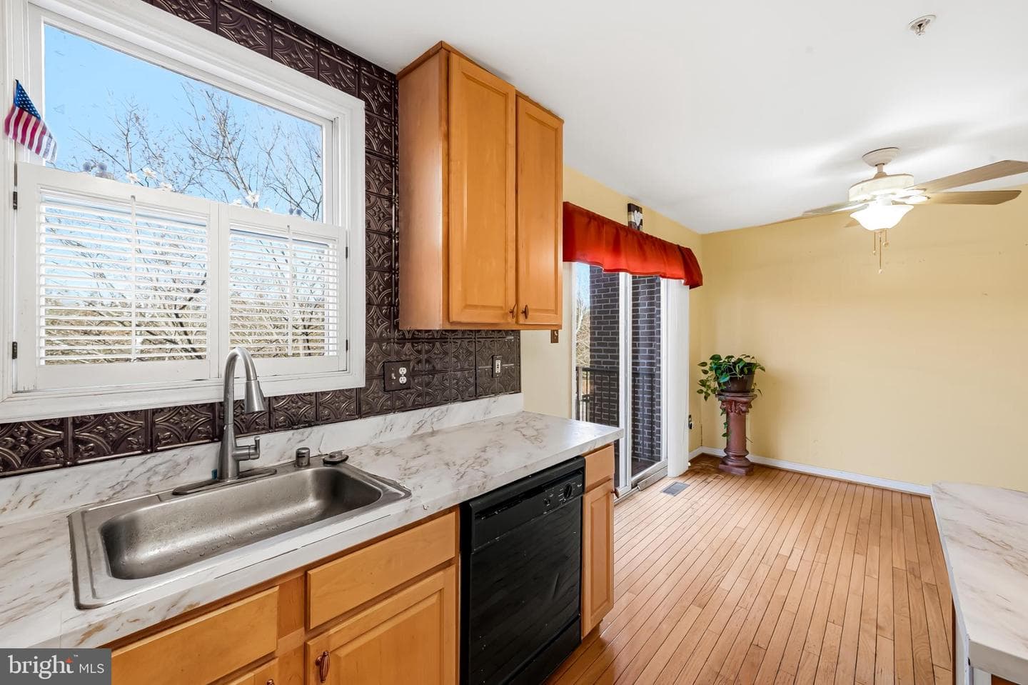 252 Robert Street photo 19