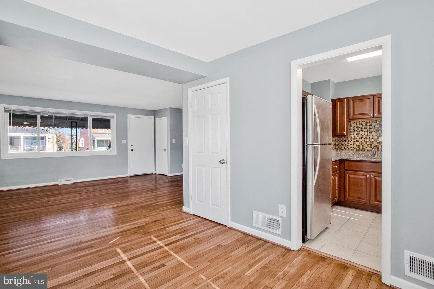 1231 Sheridan Avenue photo 11
