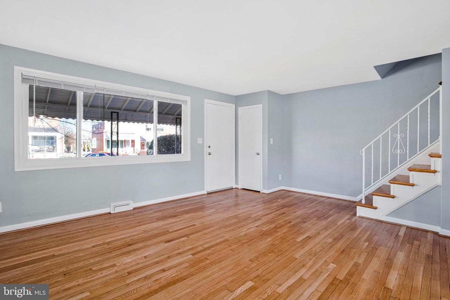 1231 Sheridan Avenue photo 8