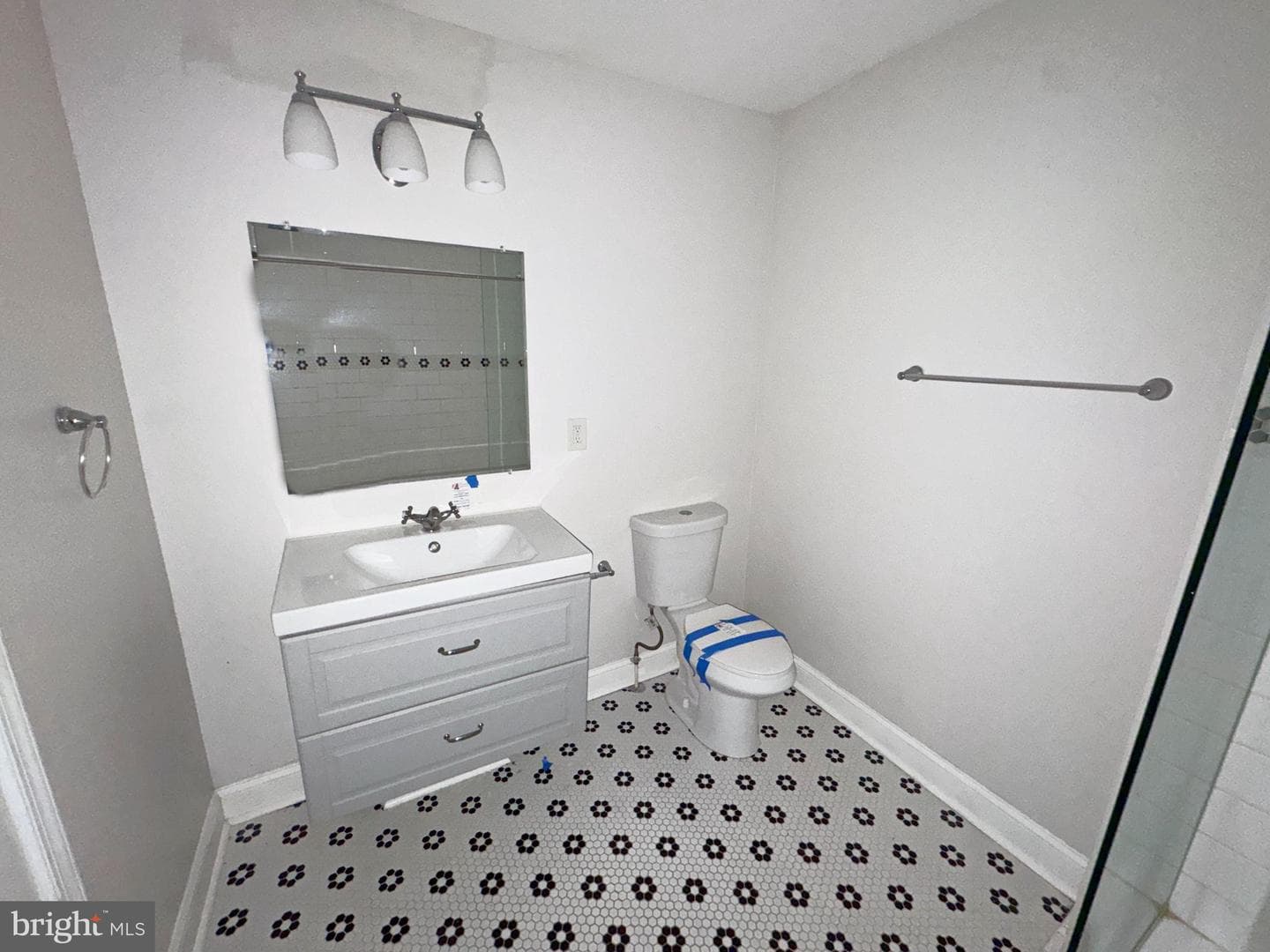 517 E 21st Street photo 28