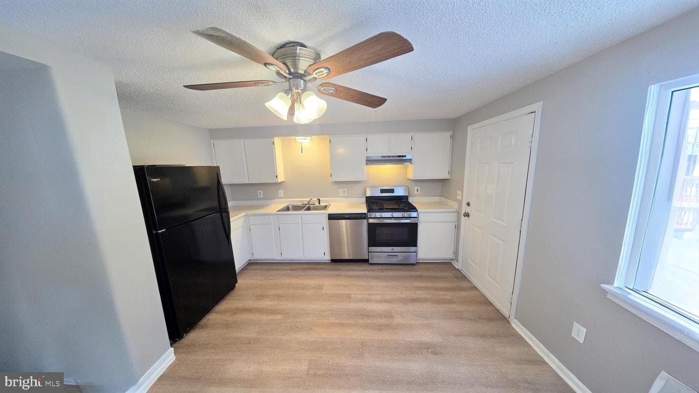 1226 E Chase Street photo 29