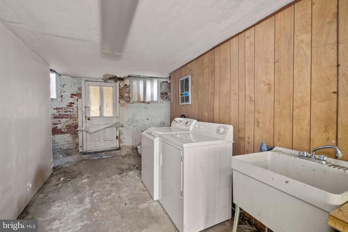 2905 Saint Paul Street photo 39