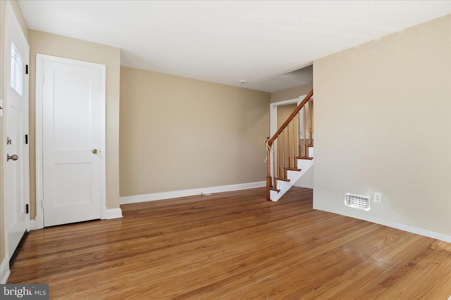 738 Yale Avenue photo 7