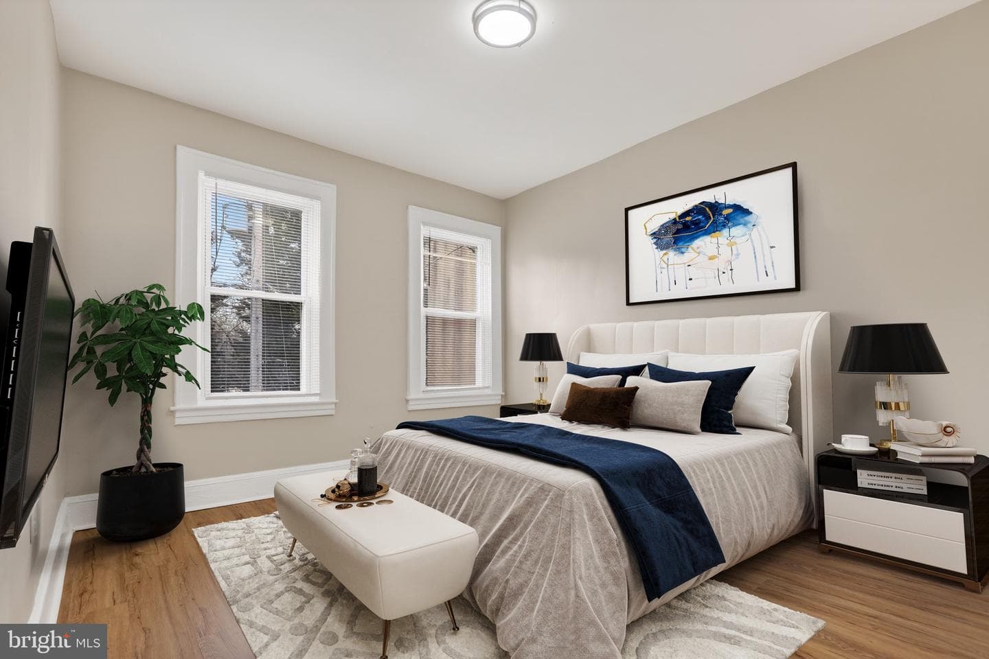 2727 Baker Street photo 2