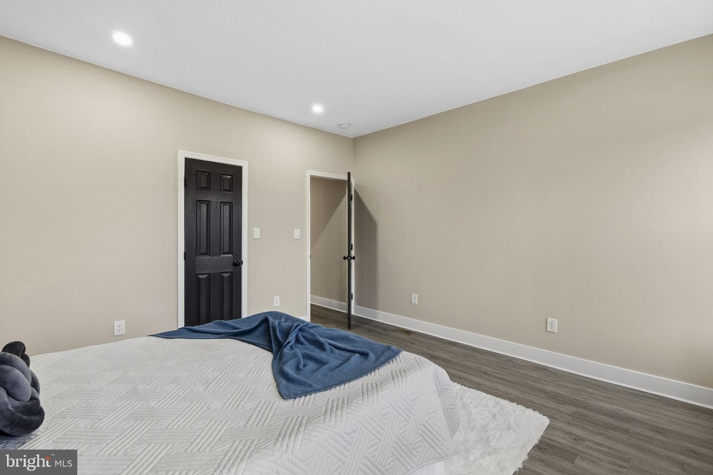 2608 Huntingdon photo 12