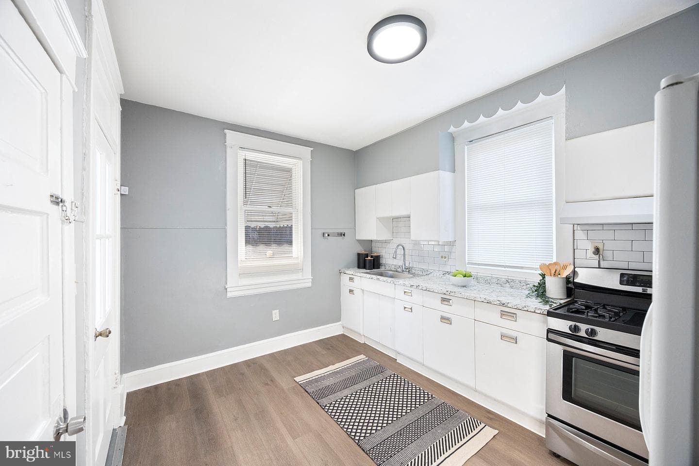 1710 Wilmington Avenue photo 10