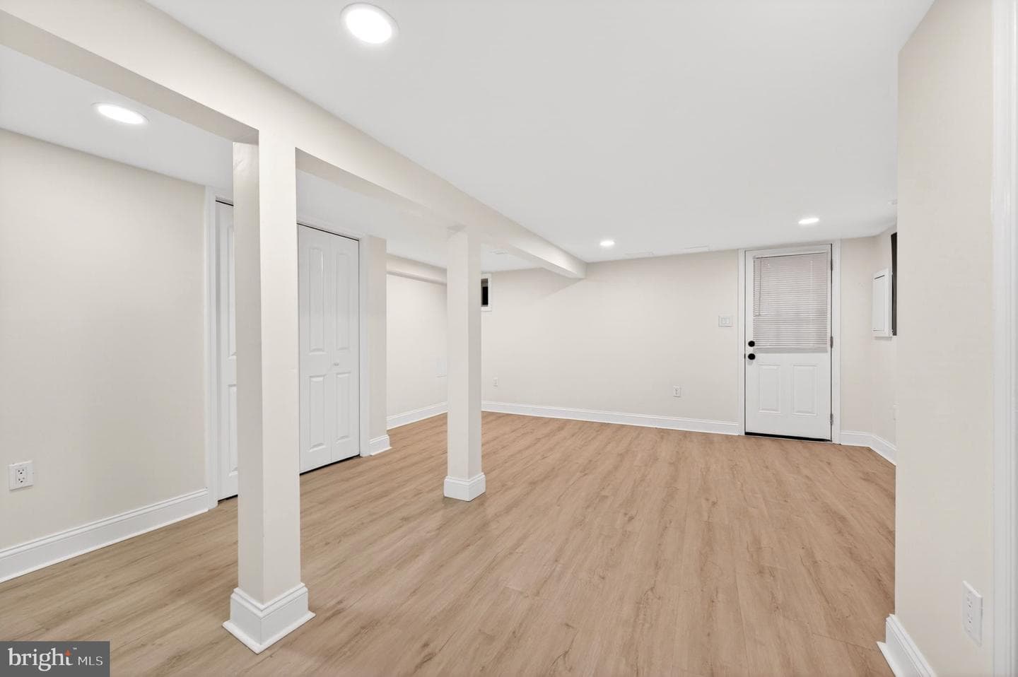 3705 W Garrison Avenue photo 25