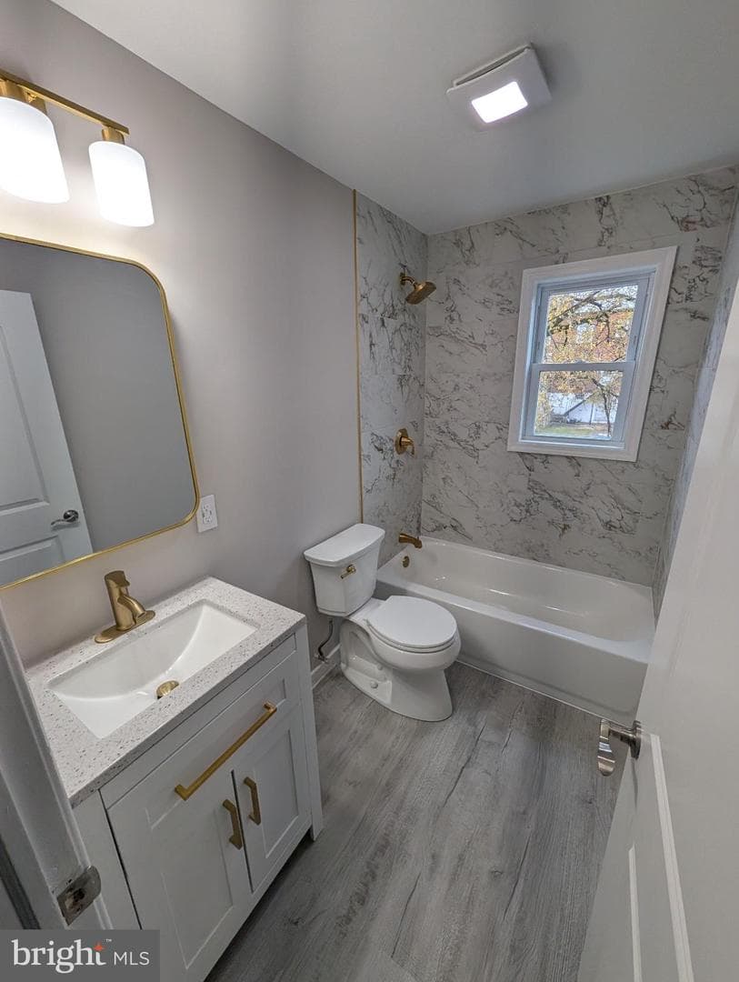 4115 Eastmont Avenue photo 8