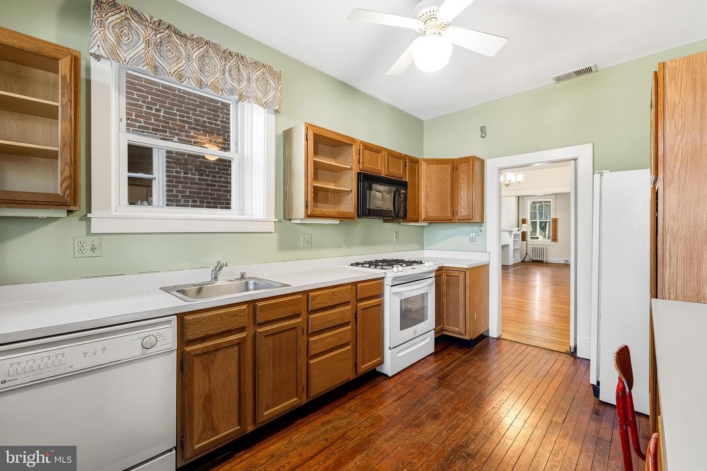 3722 Tudor Arms Avenue photo 14