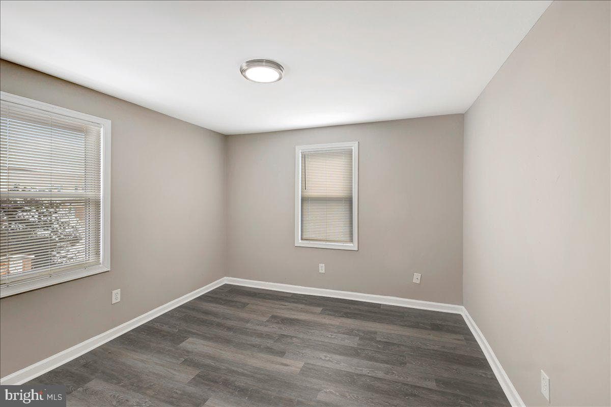 5728 Govane Avenue photo 9
