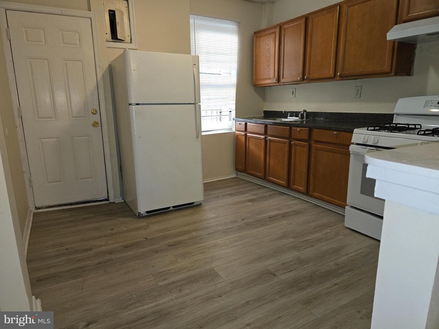 340 S Woodyear Street photo 5