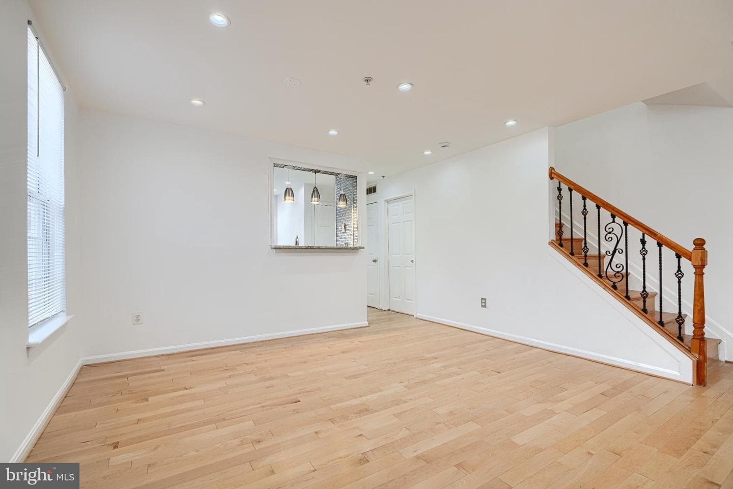 703 George Street photo 4