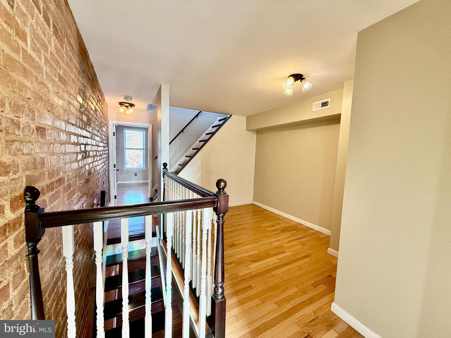 2529 Fleet Street photo 14