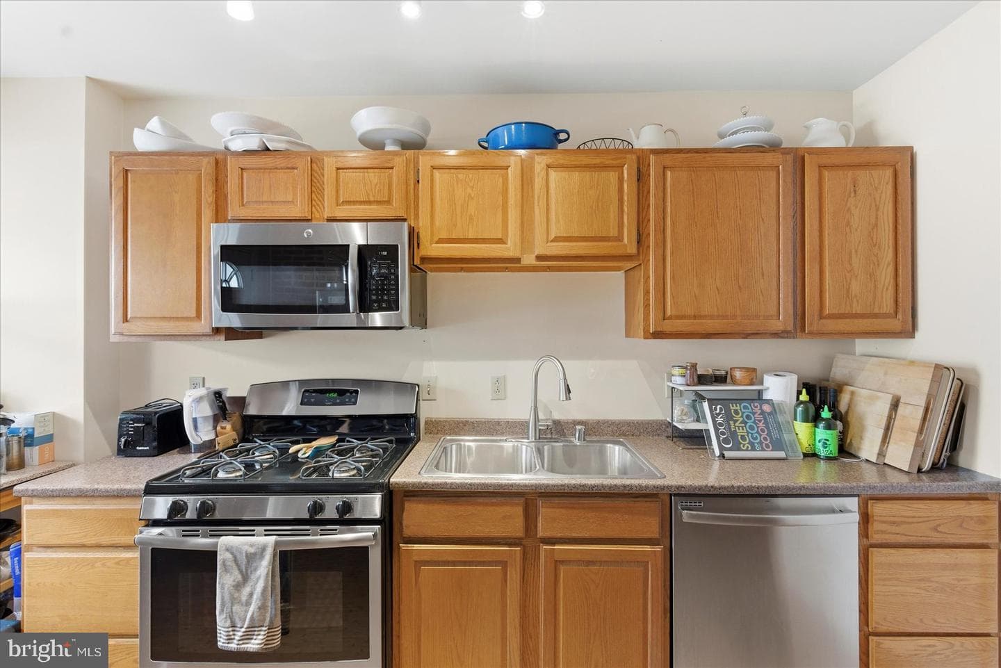 1408 Webster Street photo 10