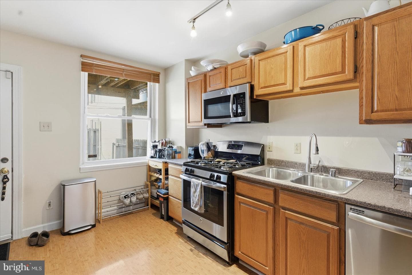 1408 Webster Street photo 7
