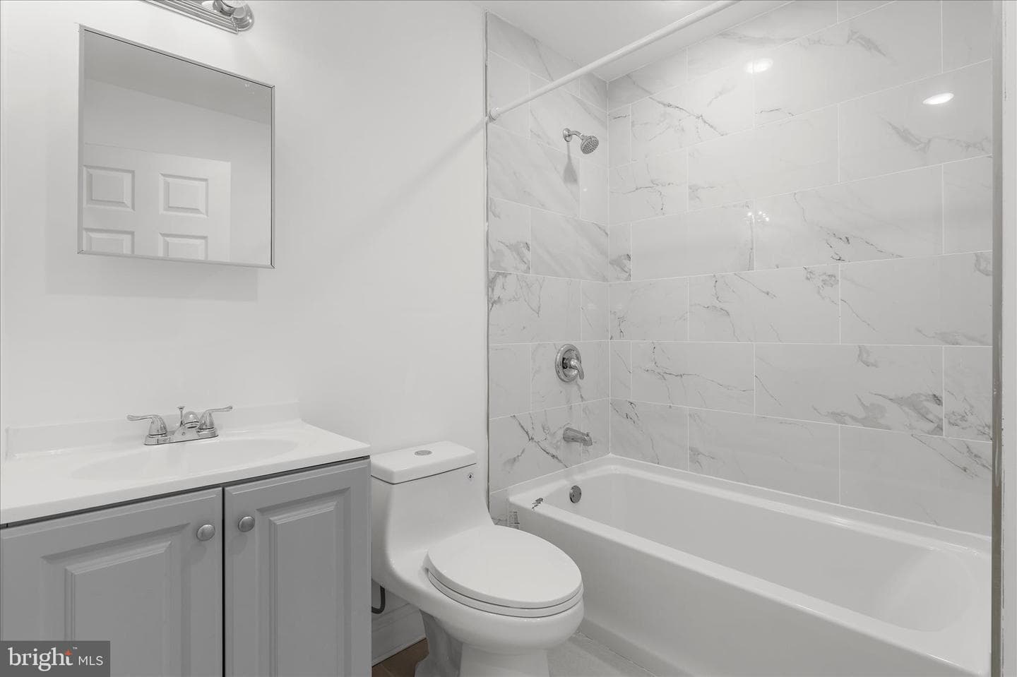 1402 N Montford Avenue photo 20