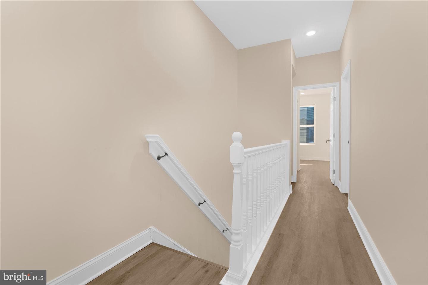 1402 N Montford Avenue photo 27