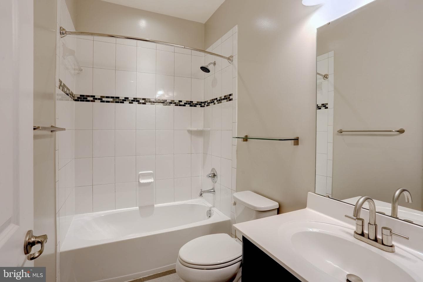4641 Hudson Street photo 20