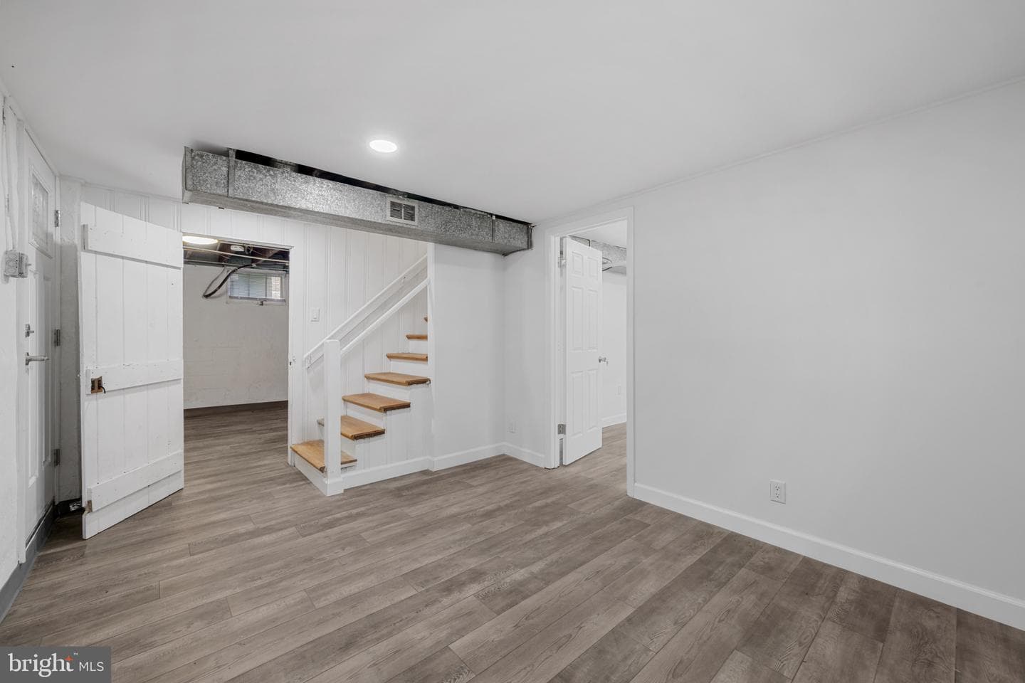 4911 Lasalle Avenue photo 56