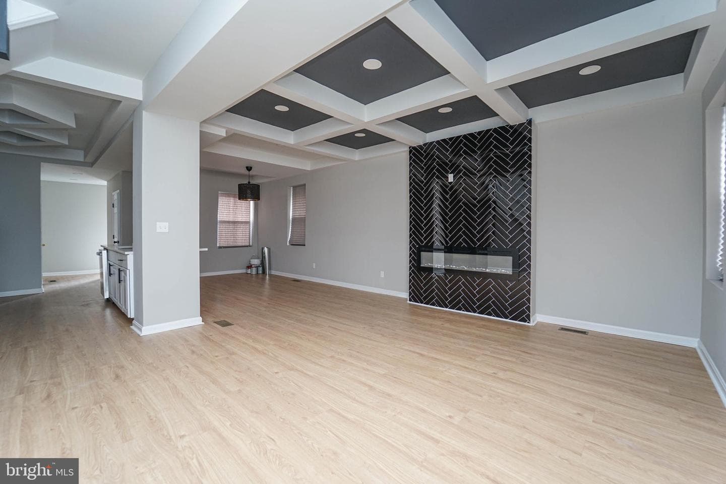 2829 Baker Street photo 4