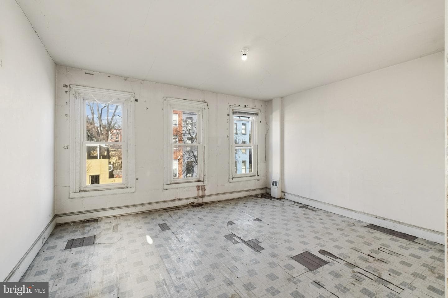 1719 W Lombard Street photo 8