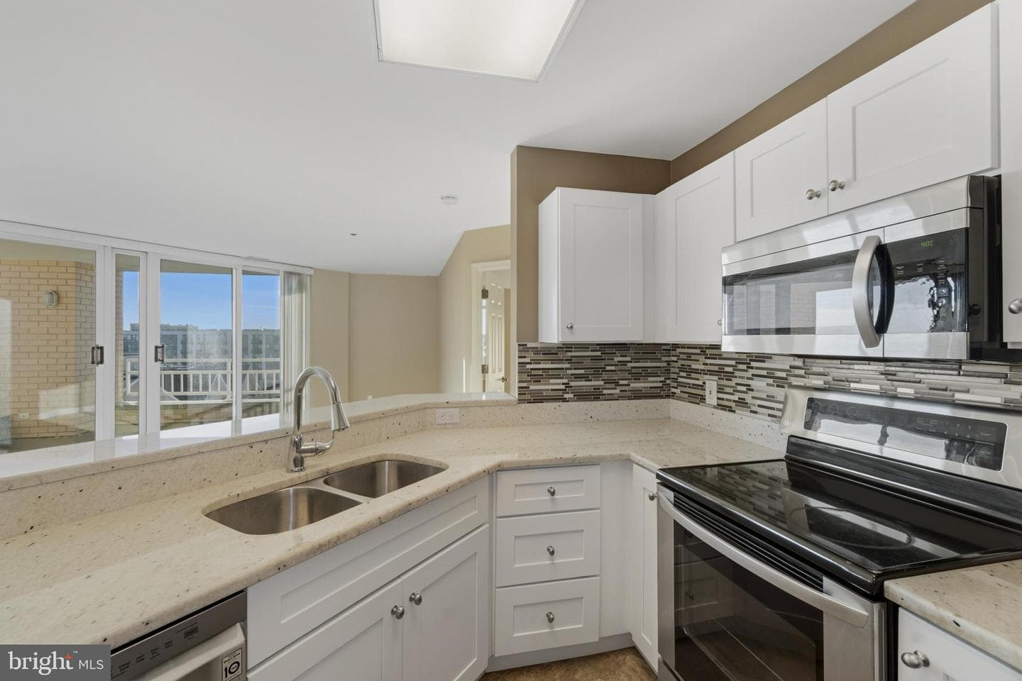 100 Harborview Drive #814 photo 12