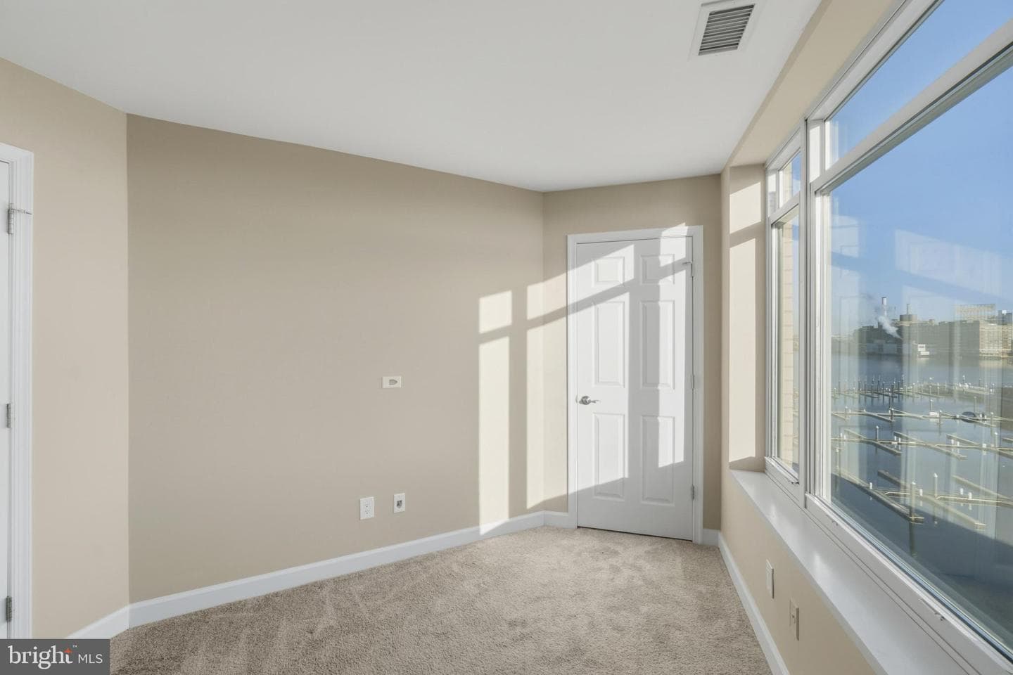 100 Harborview Drive #814 photo 18