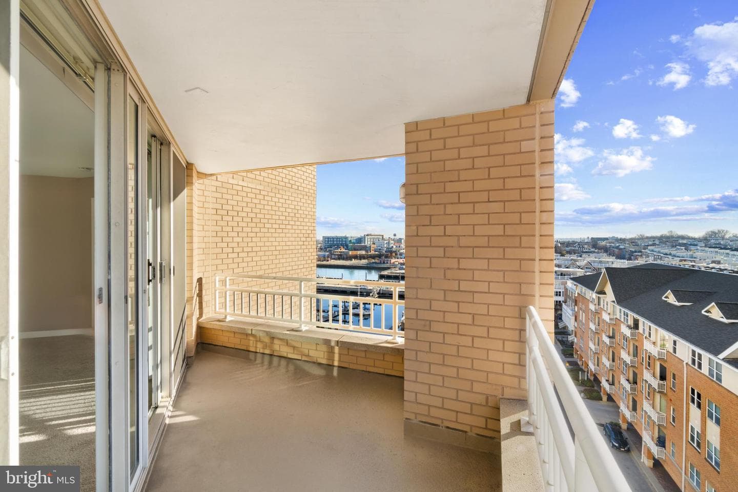 100 Harborview Drive #814 photo 6