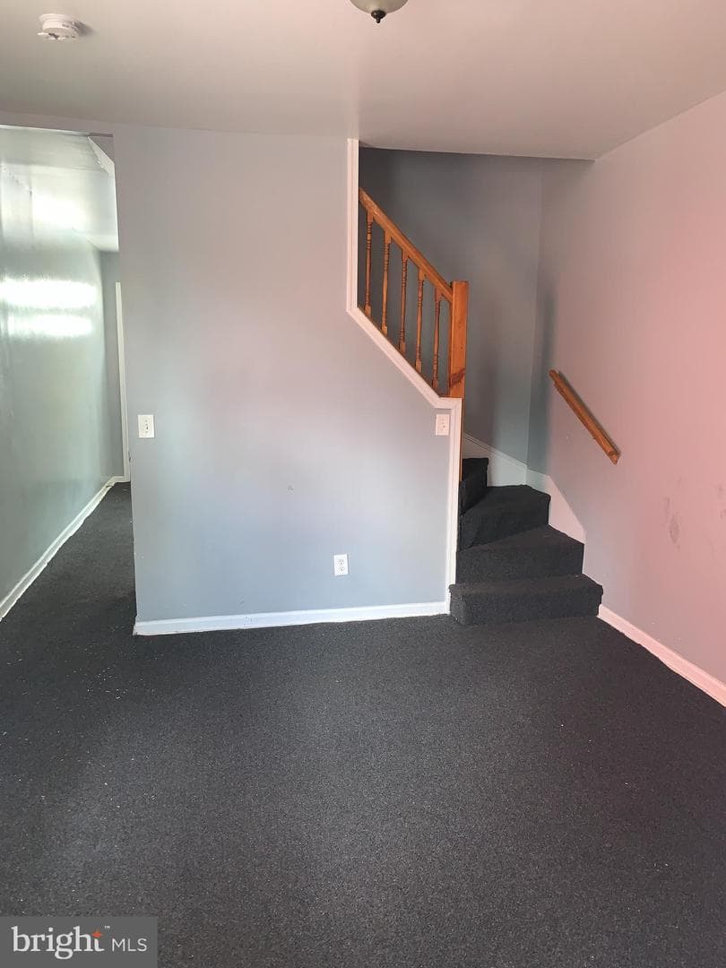 2610 E Lehman Street photo 4