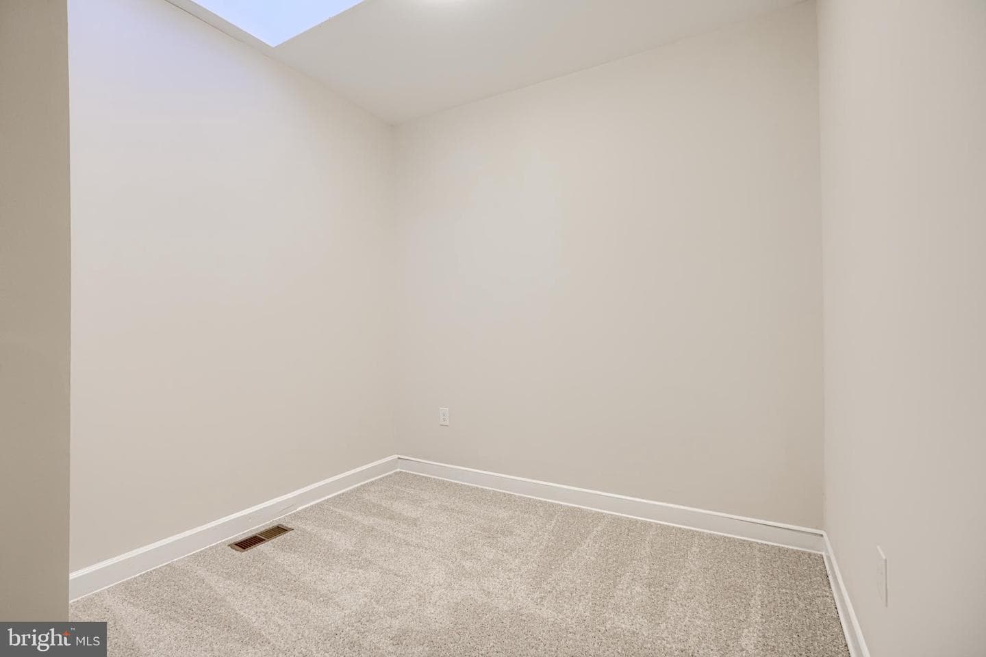 1911 Park Avenue photo 38