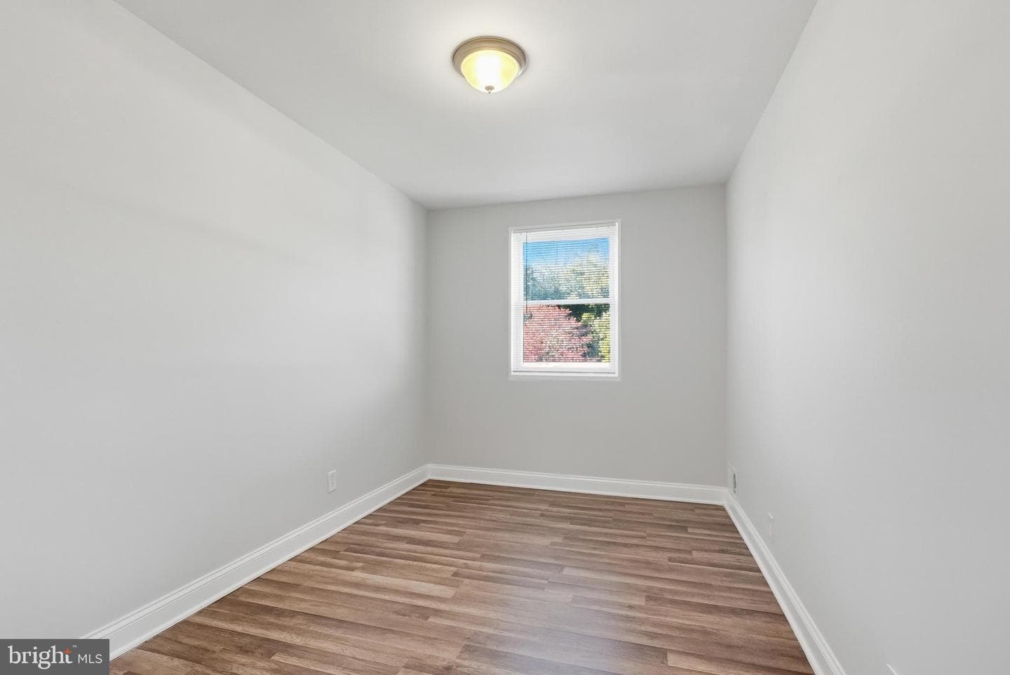 1244 N Augusta Avenue photo 15